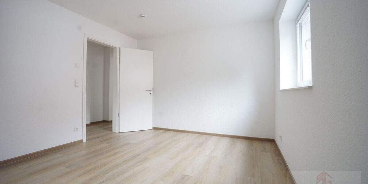 IMMOBILIEN GUMNIOR präsentiert: neuwertige Doppelhaushälfte in Emsbüren mit Garten und Carport 4 zimmer