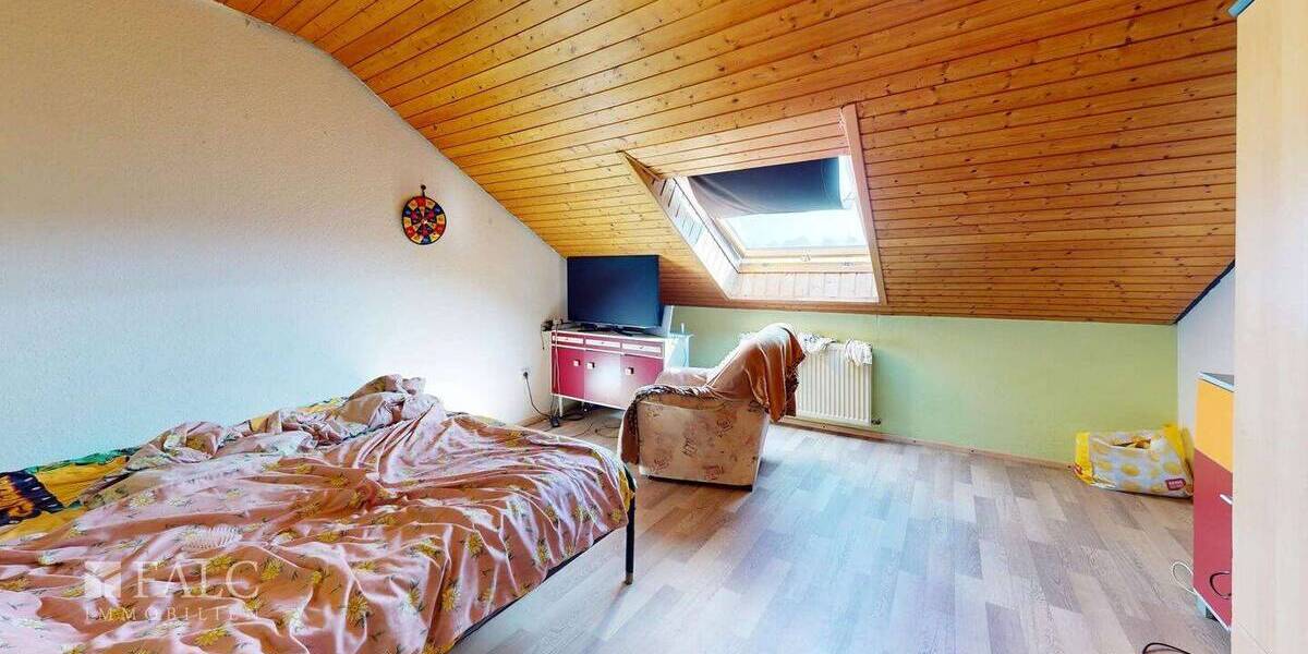 Mehrfamilienhaus, Wohnhaus Östringen Tiefenbach - 9 Zimmer, 220 m&sup2;, 750.000&euro; | Angebot:26160521