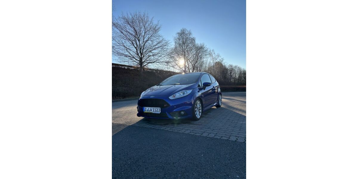 Ford Fiesta 230.000 km 5.400 &euro; Mülsen 08132