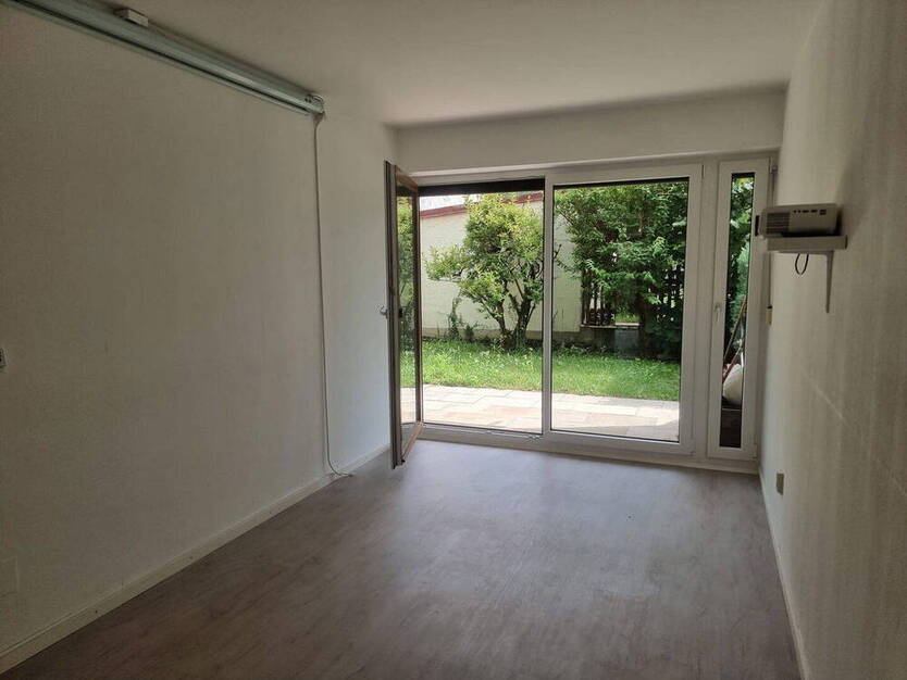 Ruhige, lichtdurchflutete 2-Zimmer GartenWohnung - 59 qm - mit Südterrasse im Münchner Norden