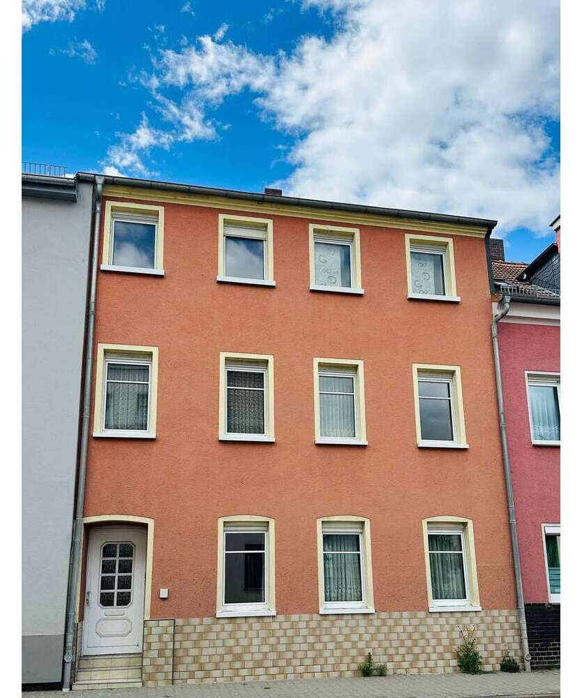 Haus zum Kaufen in Groitzsch 150.000 € 182 m²