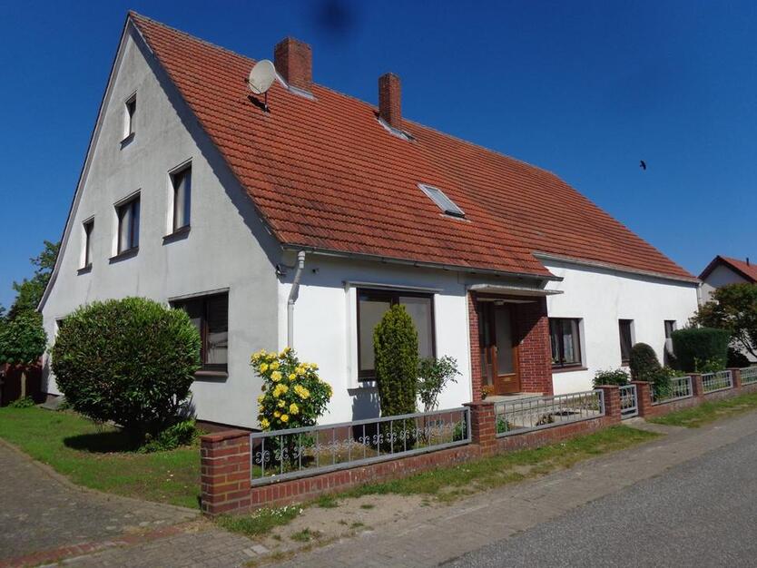 Tolles Zweifamilienhaus mit viel Platz und großem Garten