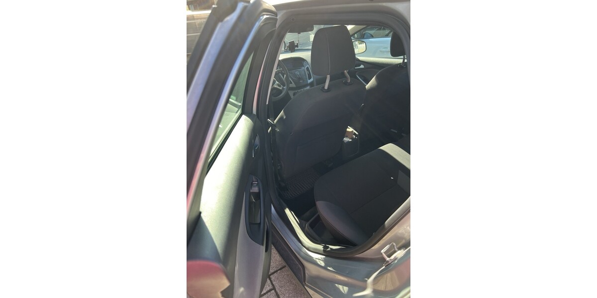 Ford Focus 191.000 km 3.200 € Kirchardt 74912