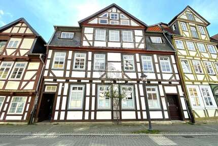 Haus zum Kaufen in Peine 299.000 € 674 m²