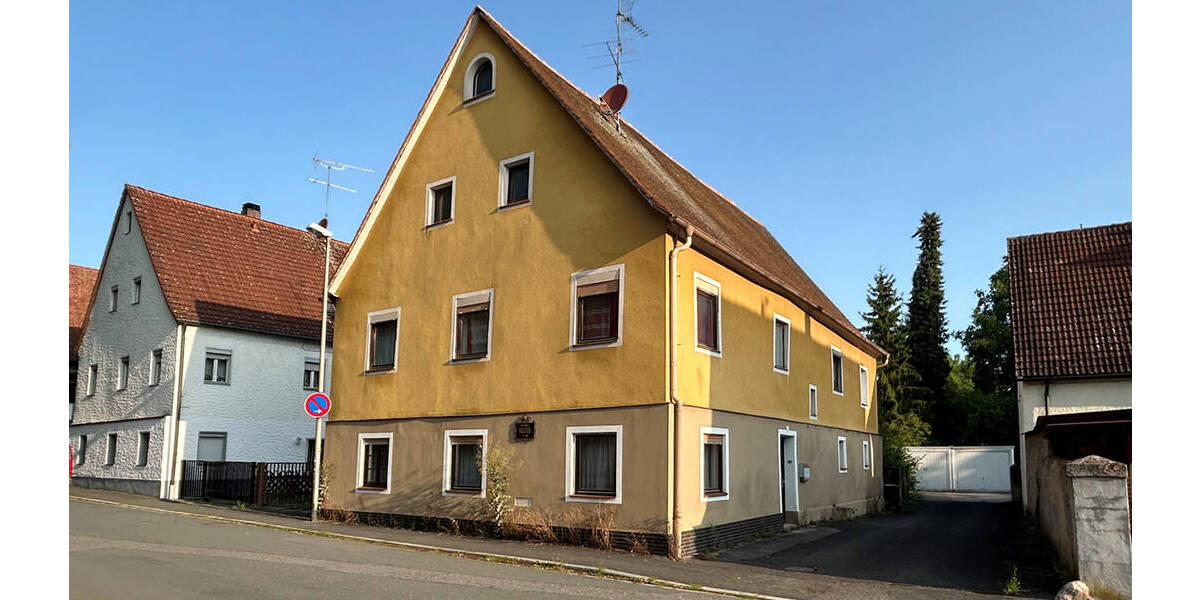 Mehrfamilienhaus, Wohnhaus Erlangen / Frauenaurach Frauenaurach - 8 Zimmer, 236 m&sup2;, 359.000&euro; | Angebot:24051824