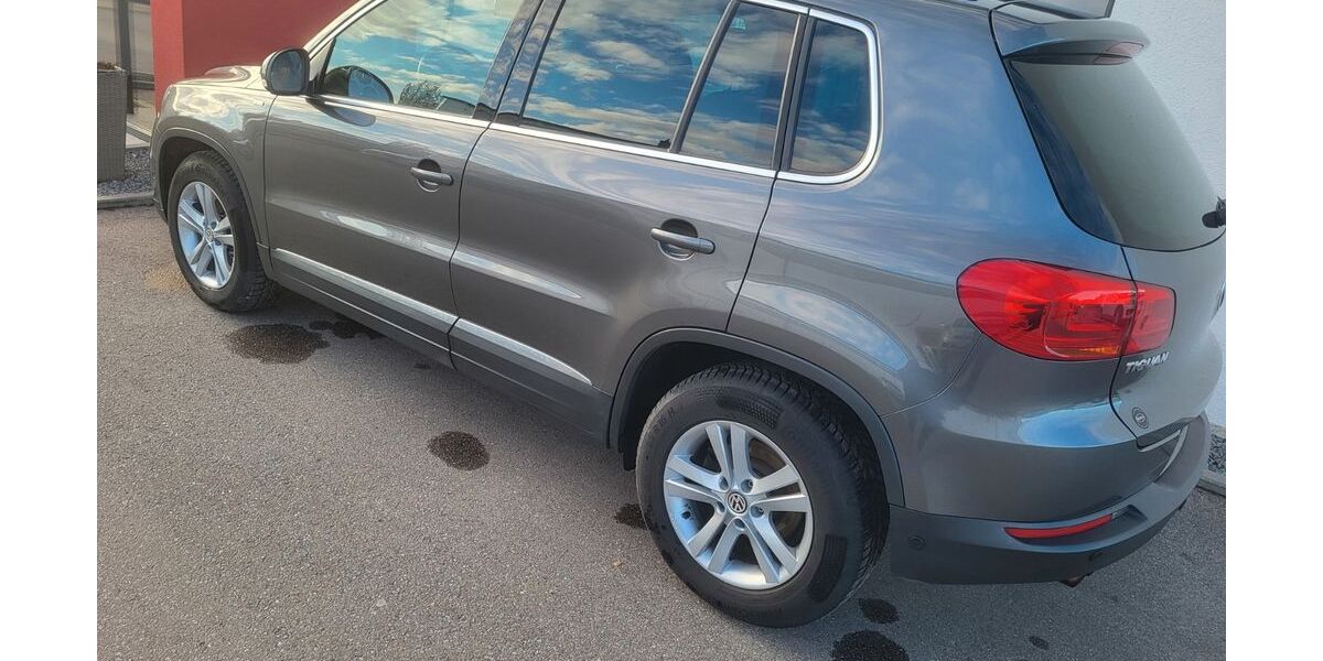 VW Tiguan 156.000 km 9.800 &euro; Regensburg 93055