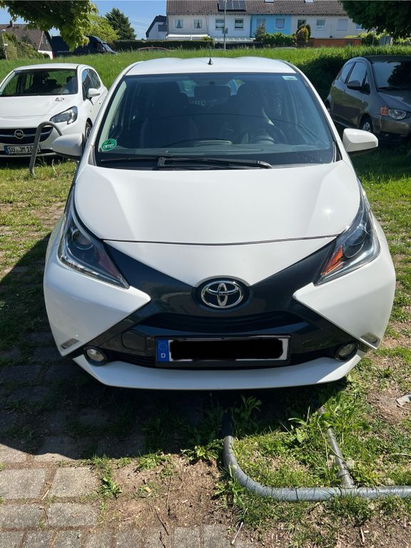 Aygo (X)