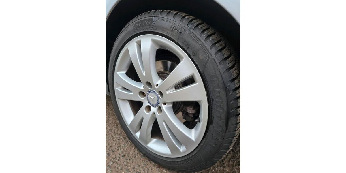 Mercedes-Benz C 250 202.000 km 8.600 &euro; Wolfsburg 38440