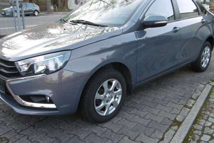 Lada Vesta 65.300 km 6.990 &euro; Döbeln 04720