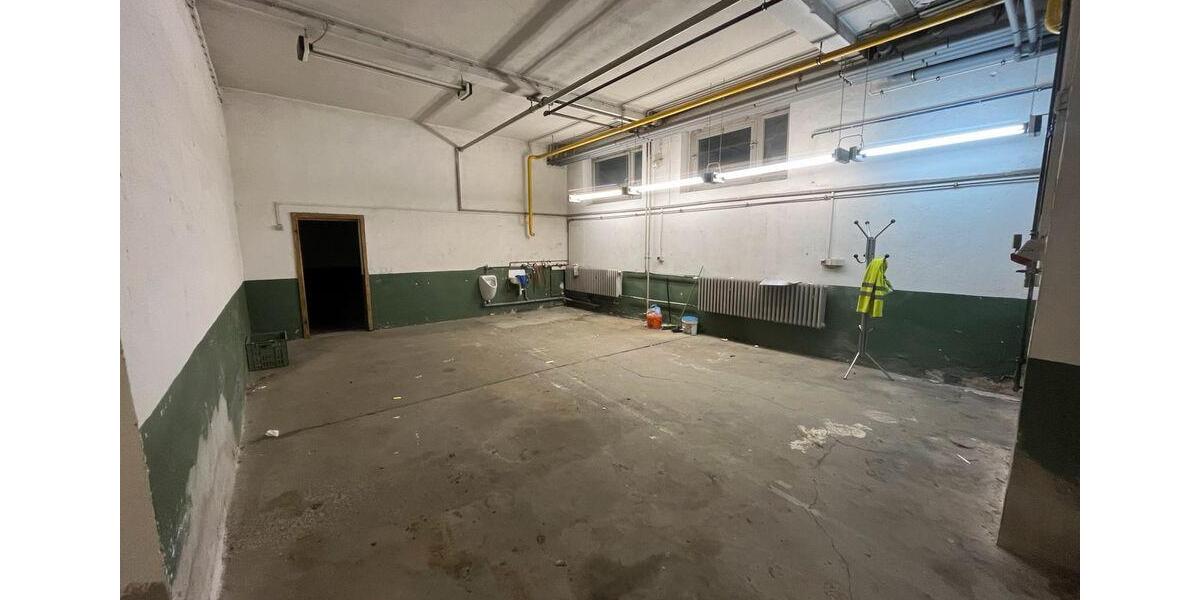 Büro mit Fahrzeughalle Lagerhalle zu vermieten zimmer