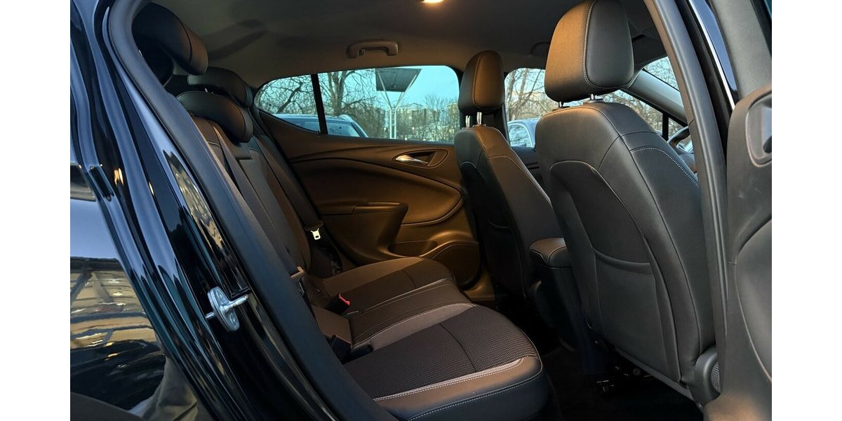 Opel Astra 1.2 K Lim. NAVI/SHZ/DAB/AHK/ACC/CARPLAY 48.063 km 14.900 &euro; Villingen-Schwenningen 78054