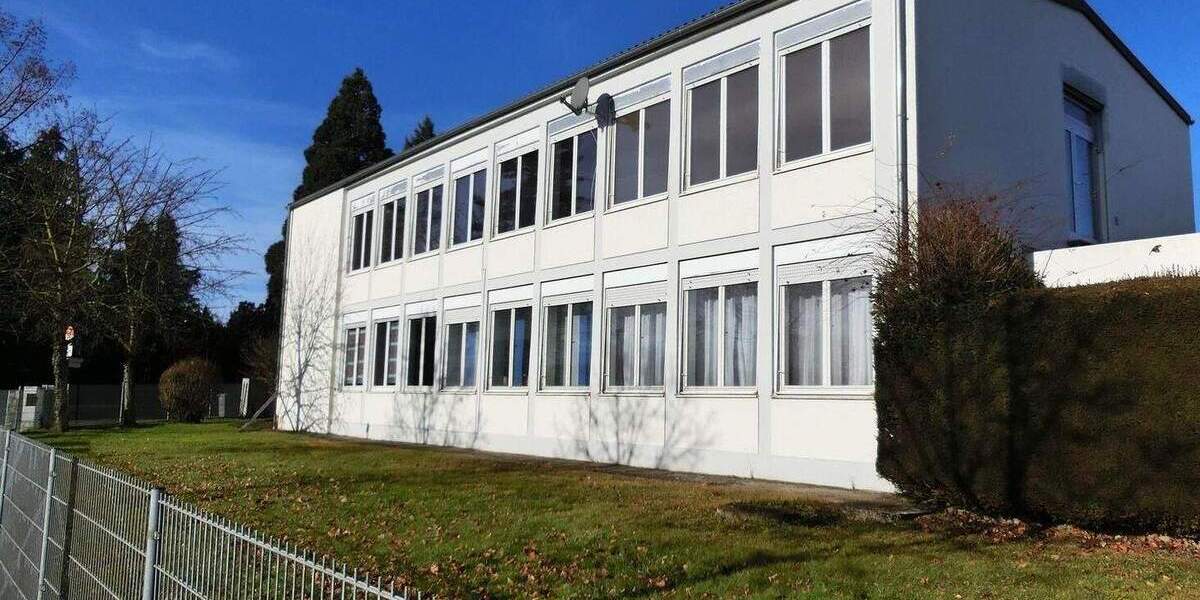 Arbeiten und Wohnen in idealer Kombination - Gewerbeimmobilie mit großzügigem Wohnbereich 6 zimmer