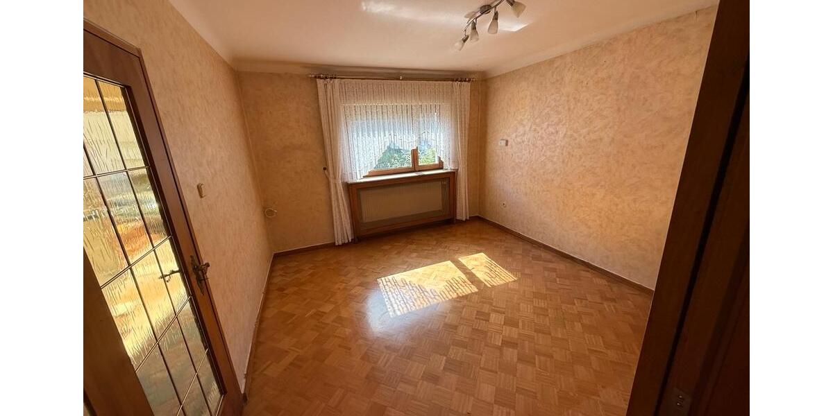 Reihenhaus Saarbrücken St. Arnual - 7 Zimmer, 135 m&sup2;, 325.000&euro; | Angebot:26310346