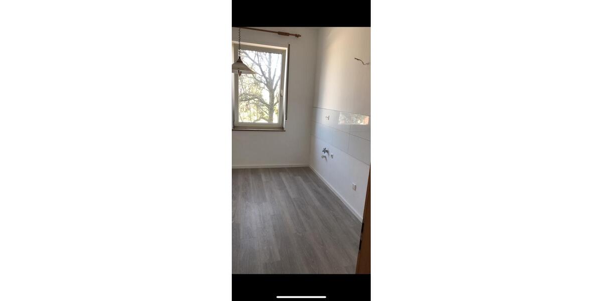 Reihenhaus Jüchen - 5 Zimmer, 220 m&sup2;, 1.900&euro; | Angebot:24031713