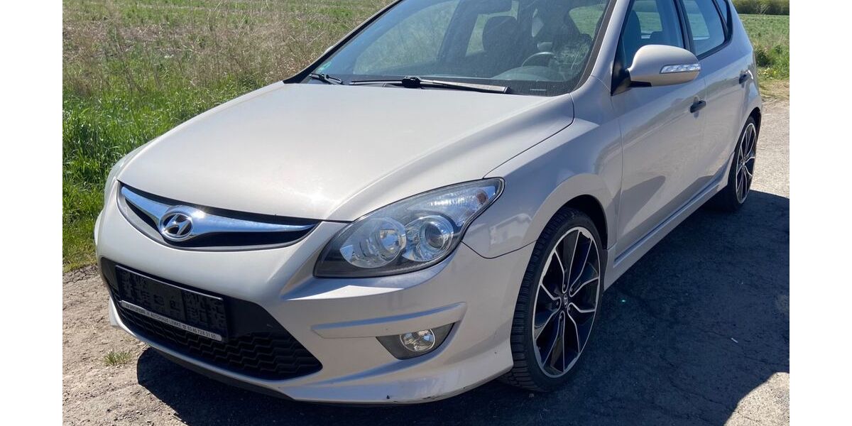 Hyundai i30 182.000 km 3.200 &euro; Erfurt 99086