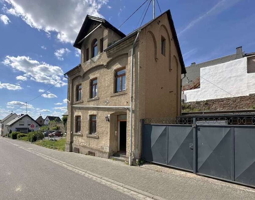 Haus zum Kaufen in Münstermaifeld 38.000 € 93 m²