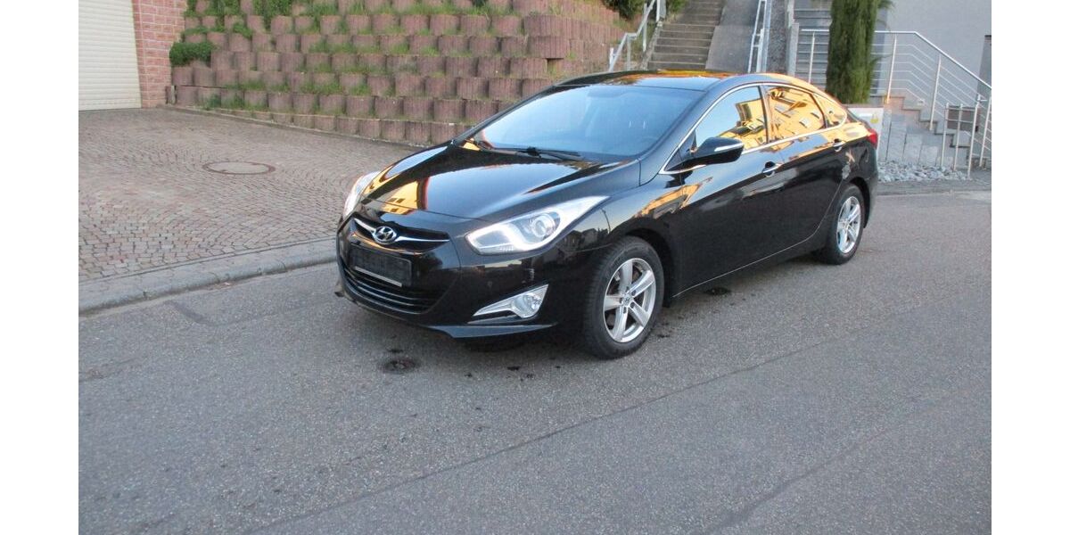 Hyundai i40 172.000 km 6.990 &euro; Bruchsal 76646