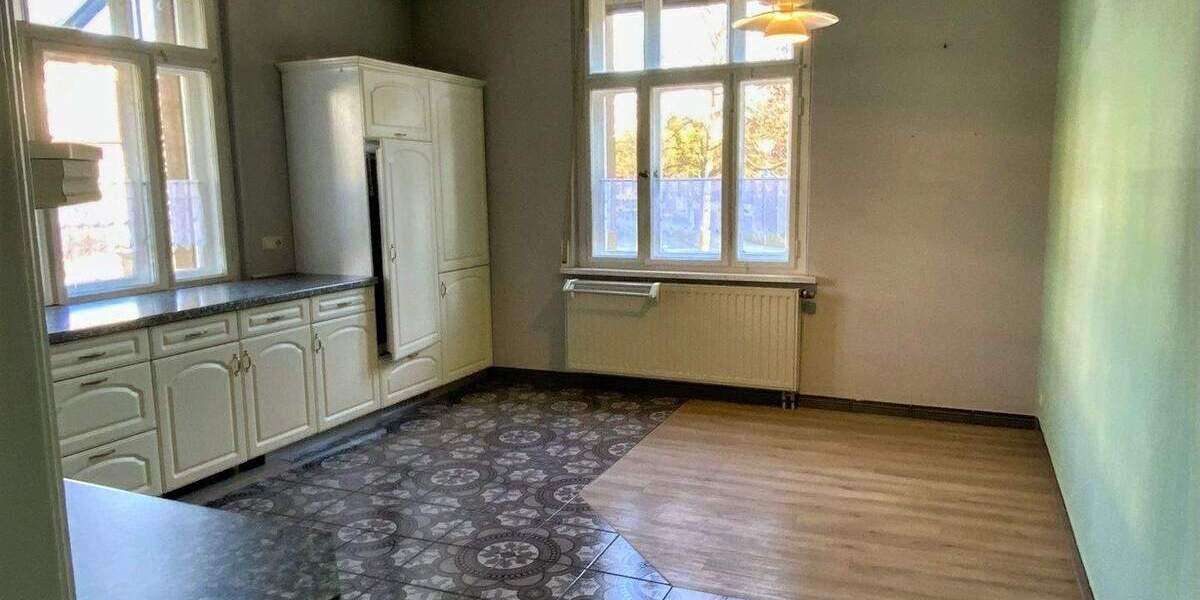 Einfamilienhaus Neustadt - 7 Zimmer, 225 m&sup2;, 250.000&euro; | Angebot:25673078