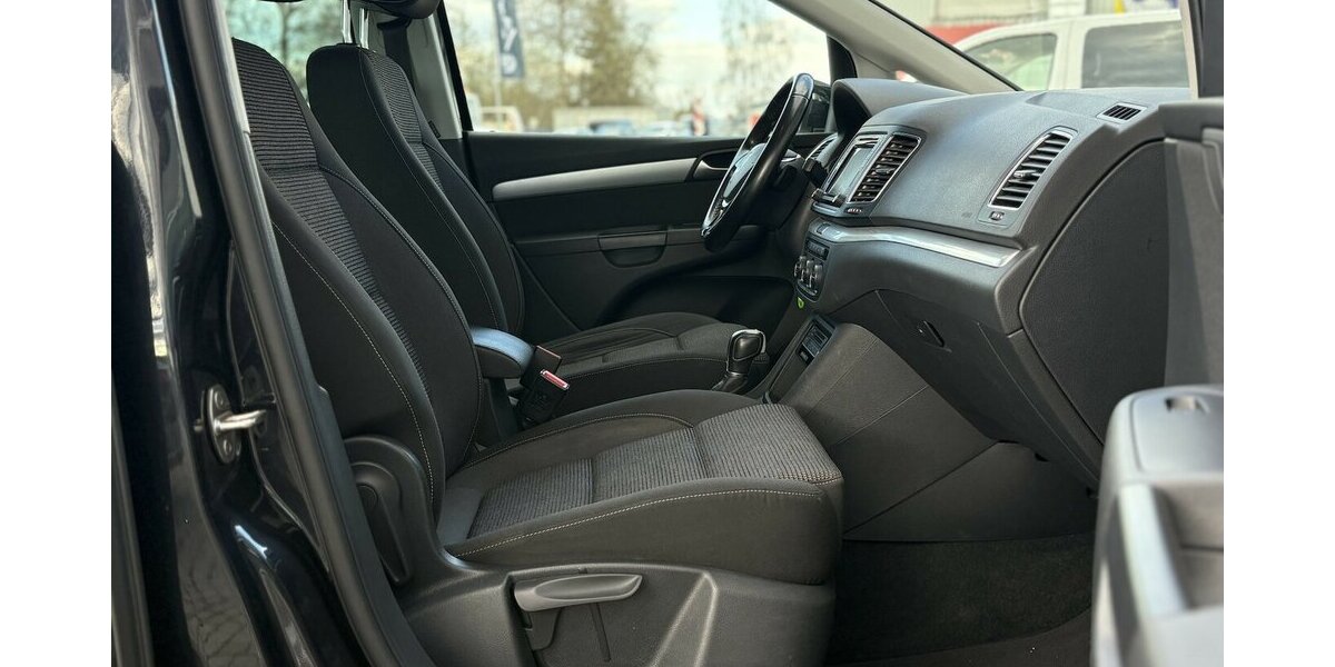 VW Sharan 2.0 TDI Comfortline 7.SITZ/NAVI/SHZ/DSG 107.728 km 21.800 &euro; Villingen-Schwenningen 78054