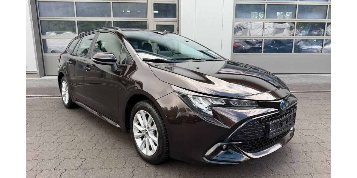 Toyota Corolla 48.310 km 22.490 &euro; Kiel 24109