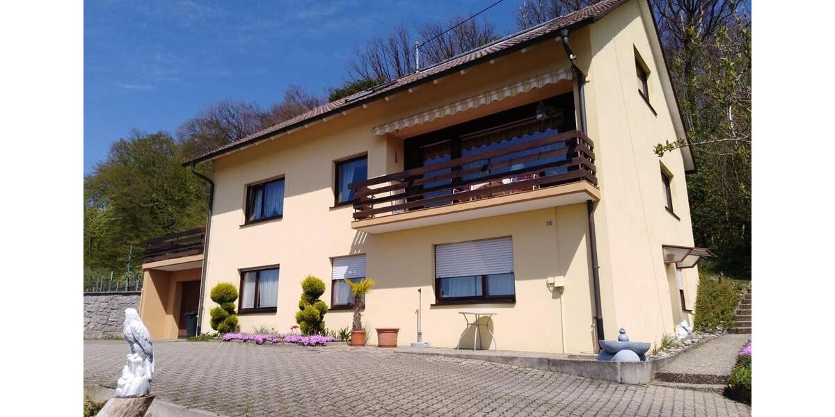 Mehrfamilienhaus mit großem Grundstück zimmer