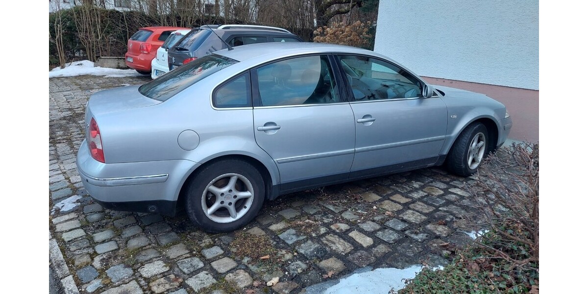 VW Passat 276.000 km 1.300 &euro; Holzkirchen 83607