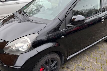 Toyota Aygo (X) 86.000 km 3.750 &euro; Neuss 41462