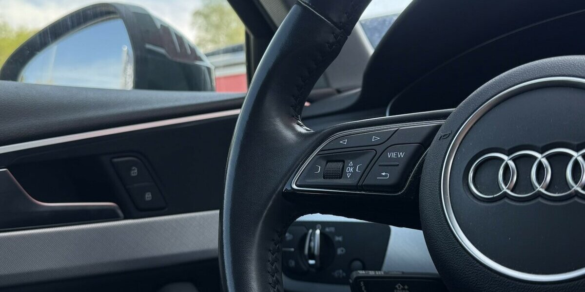 Audi A4 2.0 TDI AVANT SPORT ULTRA S-LINE/AHK/DSP/NAVI 107.607 km 16.800 &euro; Villingen-Schwenningen 78054