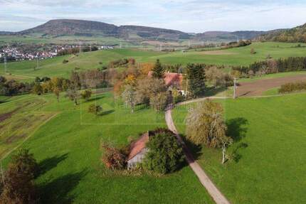 Historischer Doppelbauernhof in traumhafter Alleinlage mit weitem Fernblick und außergewöhnlichem Entwicklungspotenzial ! 8 zimmer
