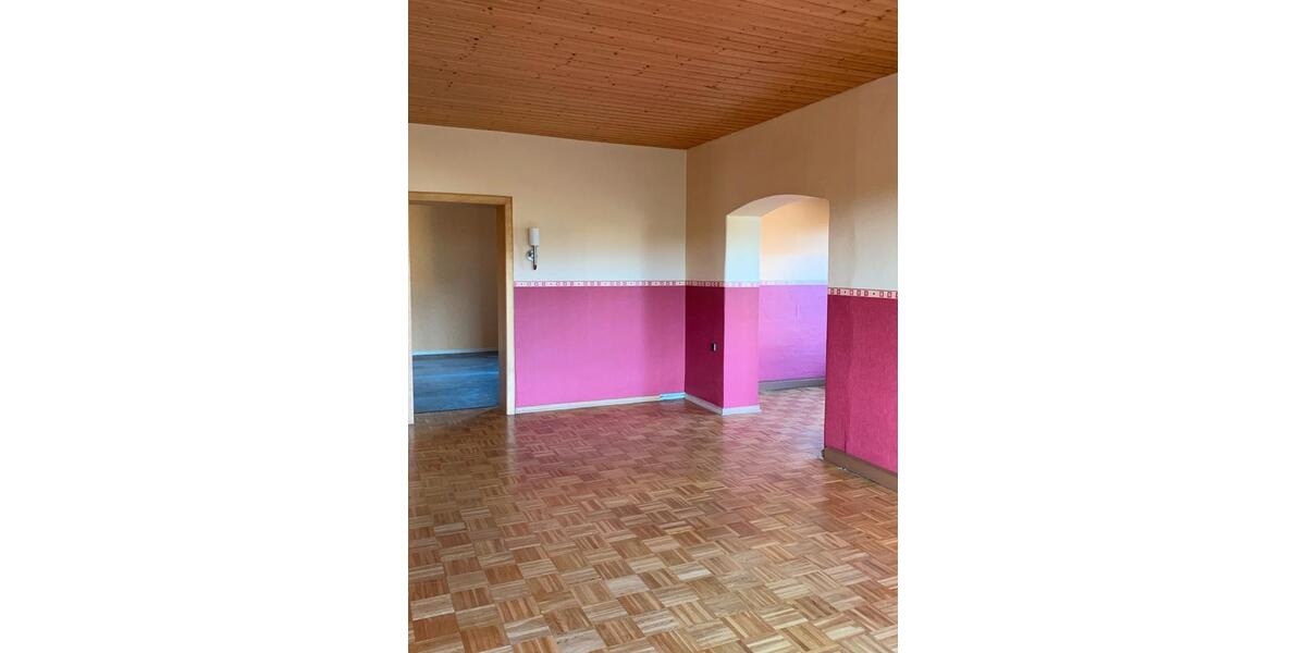 Erdgeschoßwohnung Lage - 4 Zimmer, 95 m&sup2;, 710&euro; | Angebot:26327012