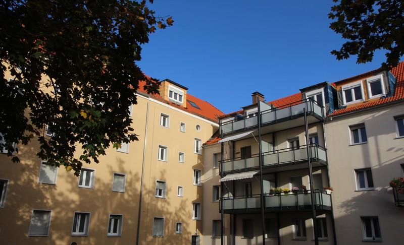 Perfekt für Singles - kleine DG-Wohnung mit Balkon und Fassadenvollwärmeschutz 1 zimmer