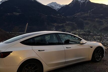 Tesla Model 3 81.000 km 26.500 &euro; Hude 27798