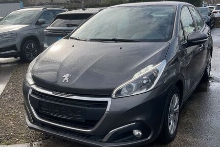 Peugeot 208 116.700 km 7.490 &euro; Aldenhoven 52457