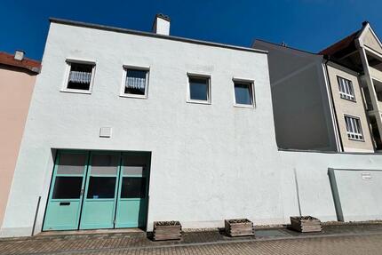 KFZ Werkstatt, eventuell mit Wohnung und Dachterrasse