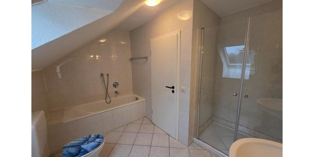 Dachgeschoßwohnung Schloß Holte-Stukenbrock Stukenbrock - 4 Zimmer, 70 m&sup2;, 690&euro; | Angebot:24934981