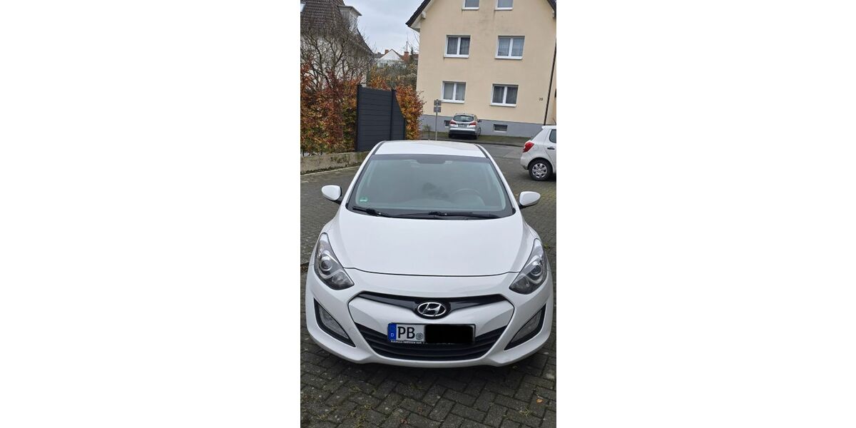 Hyundai i30 133.000 km 9.990 &euro; Paderborn 33098