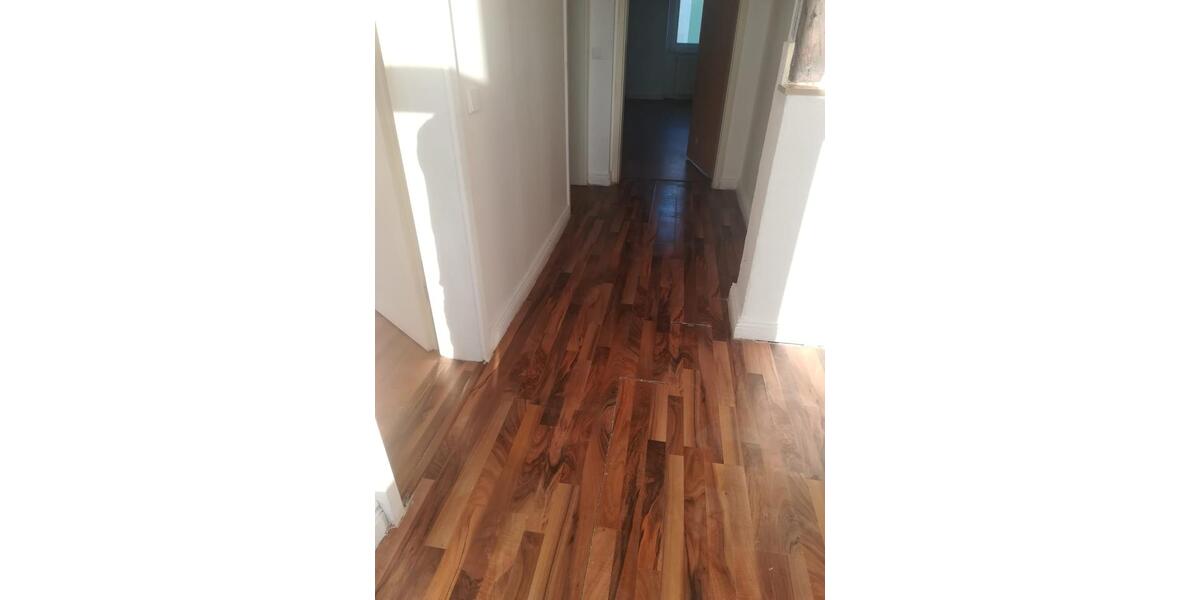 Etagenwohnung Döbeln - 3 Zimmer, 75 m&sup2;, 429&euro; | Angebot:26024312