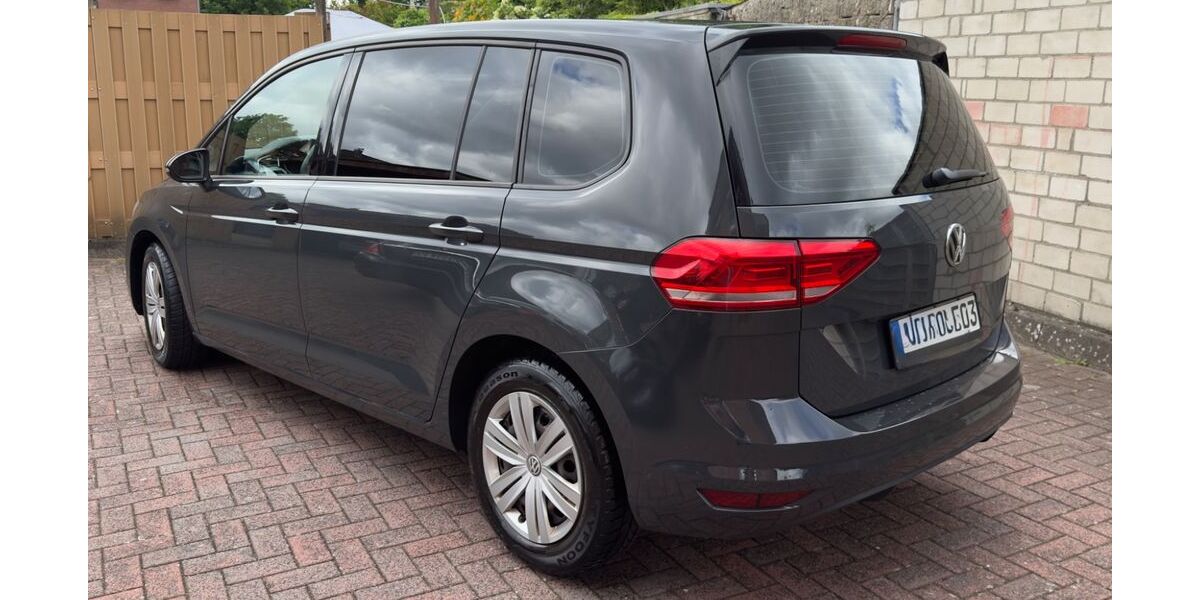 VW Touran 154.000 km 9.999 &euro; Neumünster 24537