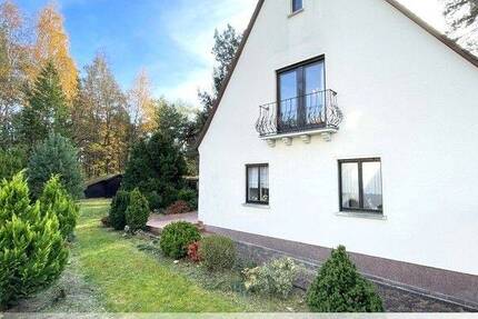 Waldrandlage mitten in Röthenbach - Heimelige Doppelhaushälfte mit einzigartigem Garten und Garage 4 zimmer