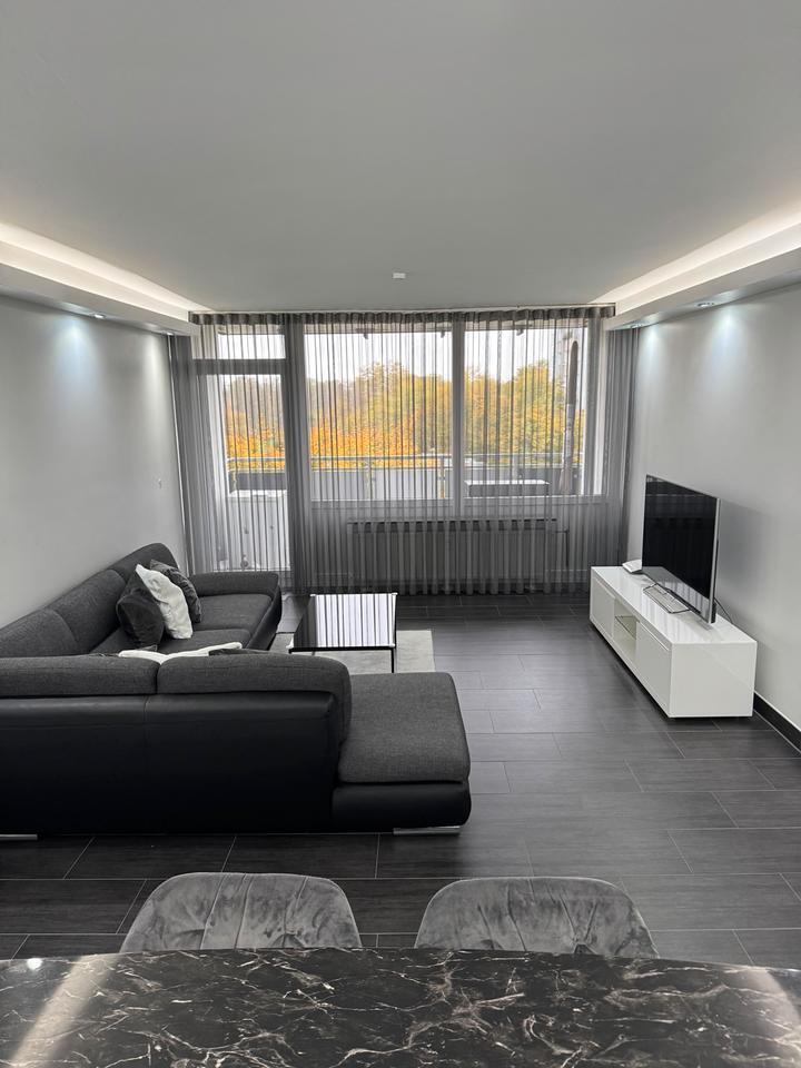 Gepflegte 3-Zimmer-Wohnung mit Balkon & Möbeln in Grevenbroich zimmer