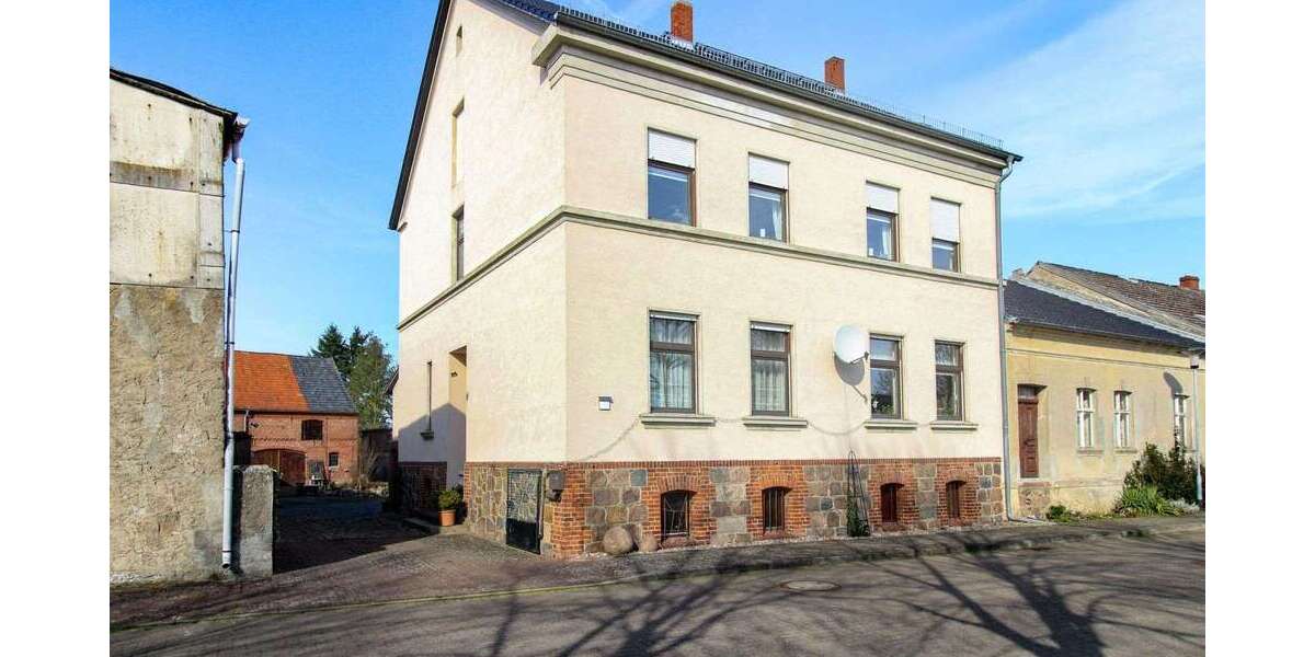 Einfamilienhaus Karstädt - 8 Zimmer, 218 m&sup2;, 170.000&euro; | Angebot:25935801
