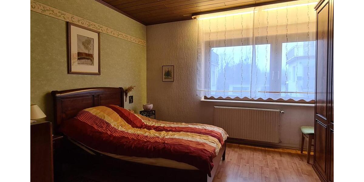 Freistehendes gepflegtes 3-Familienhaus in gesuchter Lage für Eigennutzer und Kapitalanleger - Mehrfamilienhaus, Wohnhaus Kirkel | Angebot:27009131