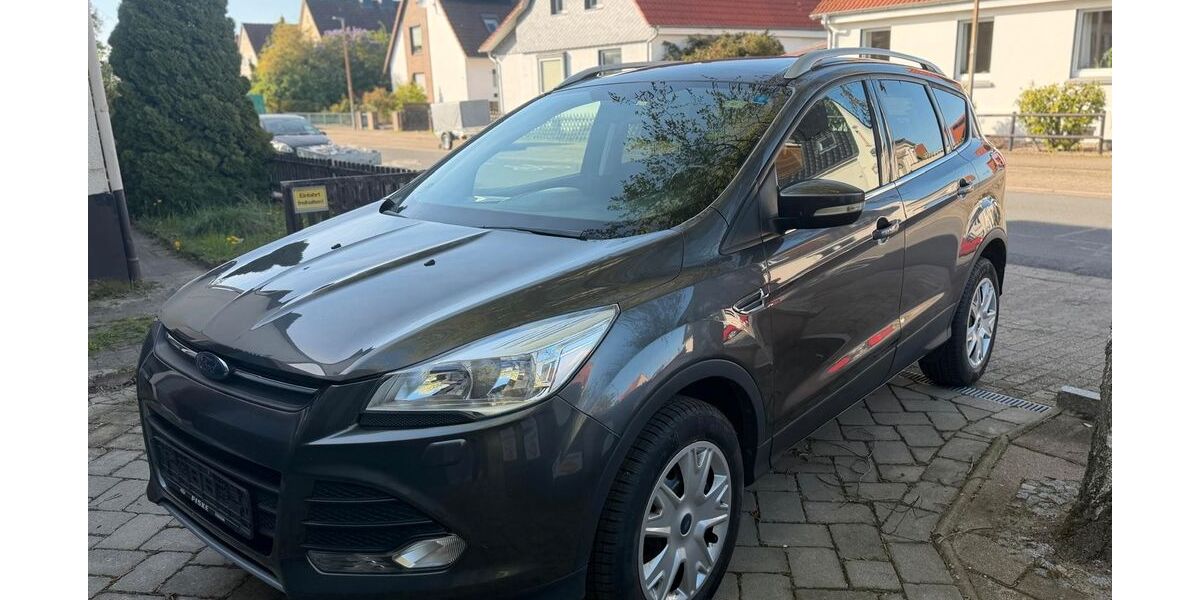 Ford Kuga 98.000 km 9.000 &euro; Celle 29221
