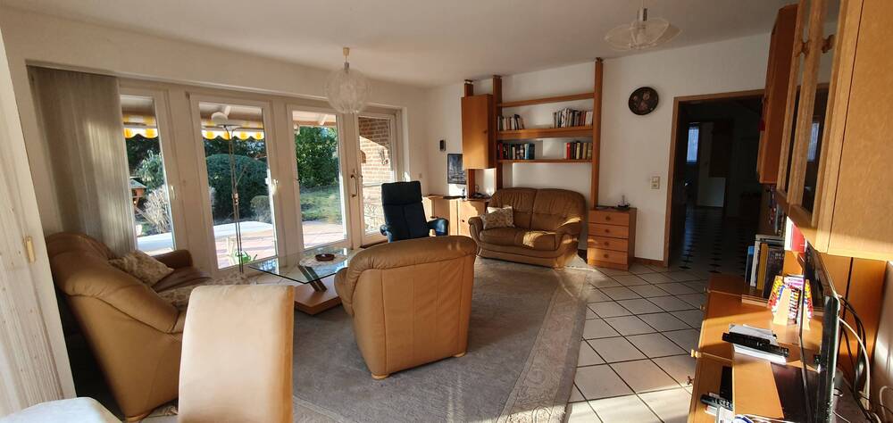 Sehr gepflegt und geräumig in ruhiger, bevorzugter Lage * 2 Küchen, 2 Bäder, Carport, Terrasse, Balkon, 2 Gartenteiche - Mehrfamilienhaus, Wohnhaus Gorleben | Angebot:19096233