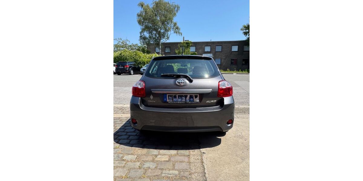 Toyota Auris 101.000 km 5.500 &euro; Tönisvorst 47918