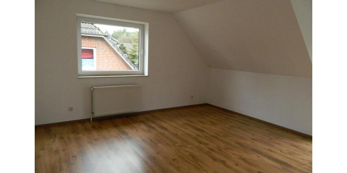 Dachgeschoßwohnung Crivitz - 3 Zimmer, 73 m&sup2;, 475&euro; | Angebot:26262874