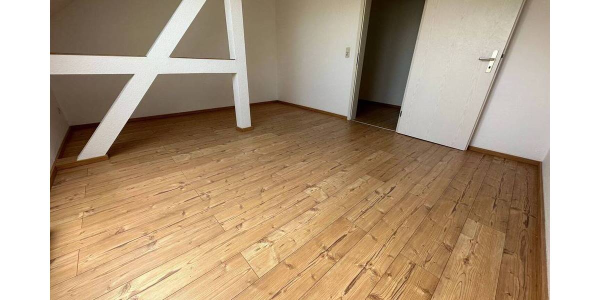Zimmer Chemnitz Altendorf - 2 Zimmer, 64 m&sup2;, 325&euro; | Angebot:26027067