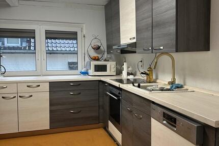 Attrnativer, möbliertes Haus mit fünf Zimmern 5 zimmer