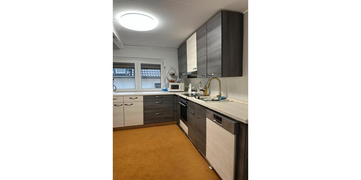 Attrnativer, möbliertes Haus mit fünf Zimmern 5 zimmer