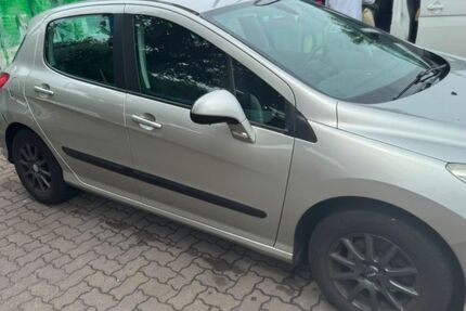 Peugeot 308 183.000 km 2.500 &euro; Hamburg 22339